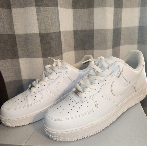 Nike Air Force 1 Low White Sneakers - Picture 5 of 5